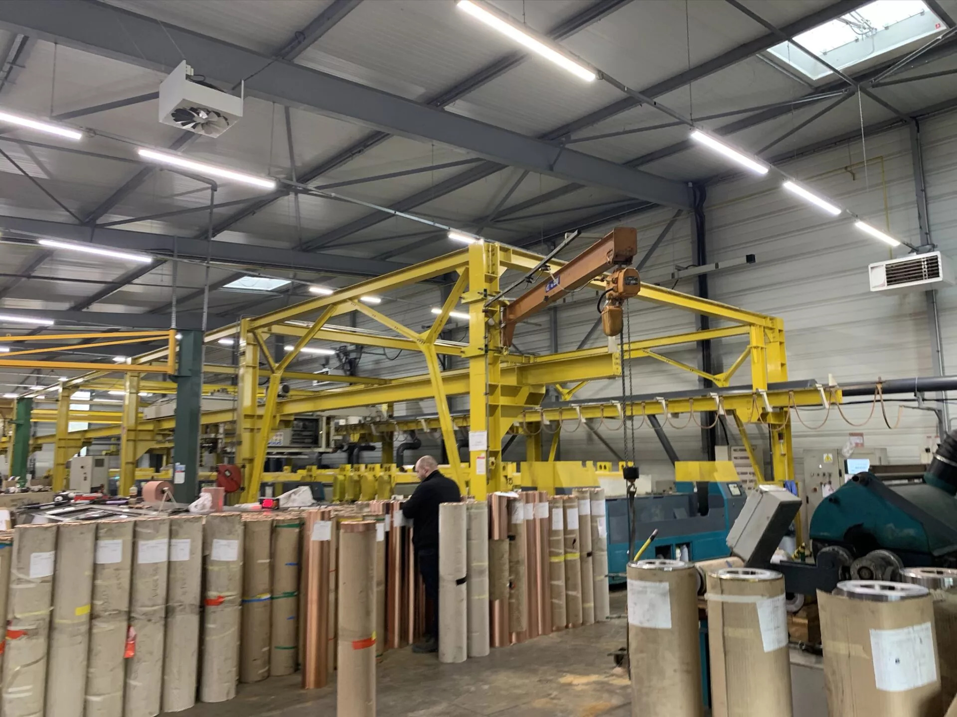 Déstratificateur d’air : une solution efficace pour réduire vos coûts d&rsquo;énergie avec HILL SOLUTION